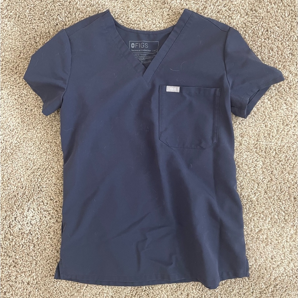 FIGS One Pocket Scrub Top - XXS in Quiet Navy